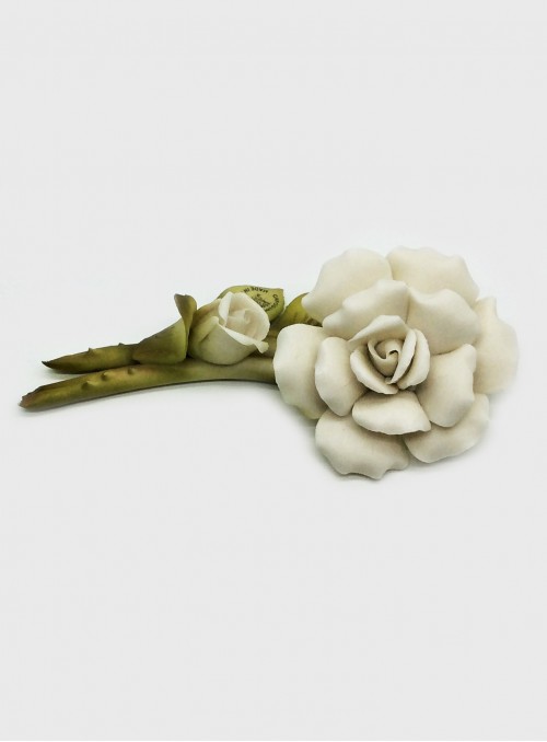 Trandafiri albi din portelan Capodimonte 